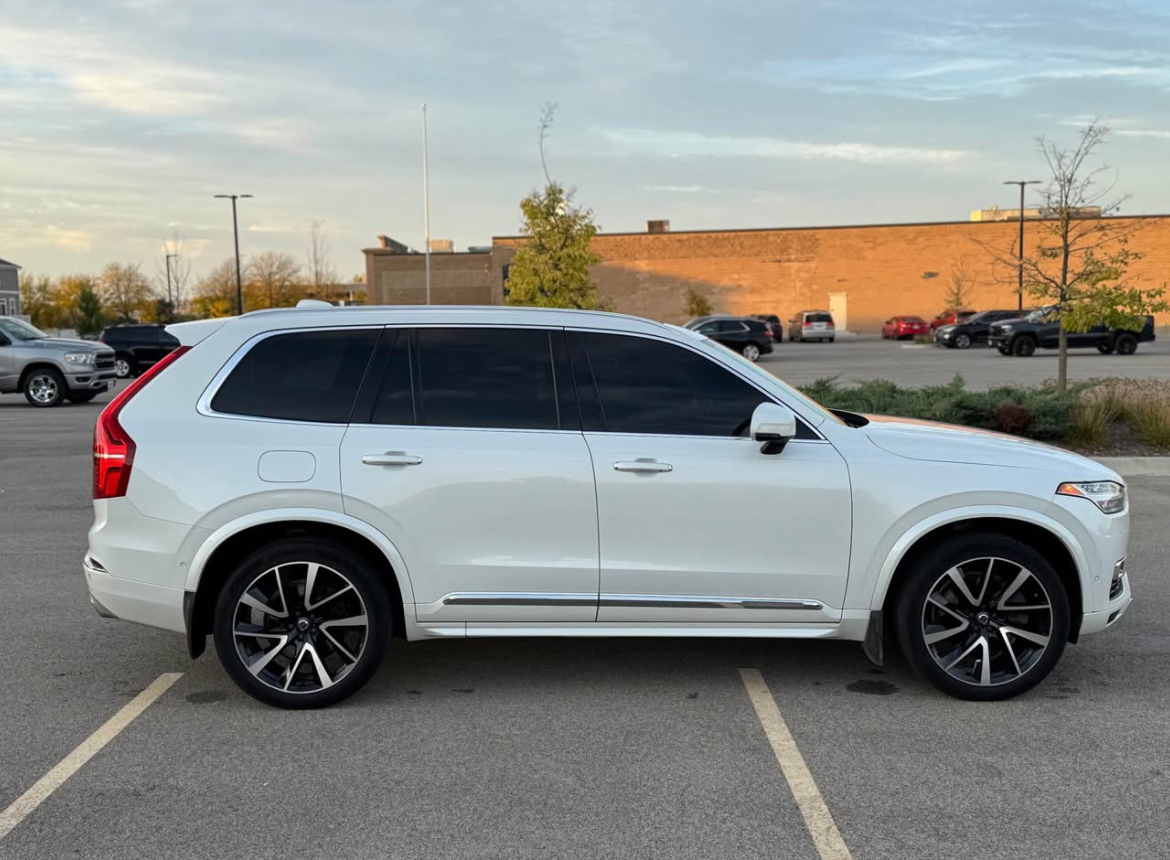 2018 Volvo XC90  T8 Inscription Recharge Plug-In Hybrid Sport Utility 4D