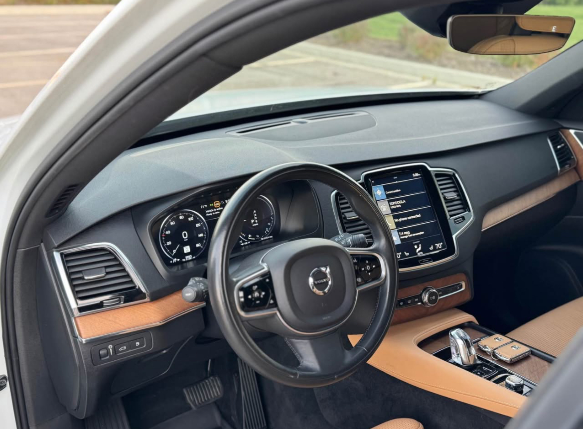2018 Volvo XC90  T8 Inscription Recharge Plug-In Hybrid Sport Utility 4D