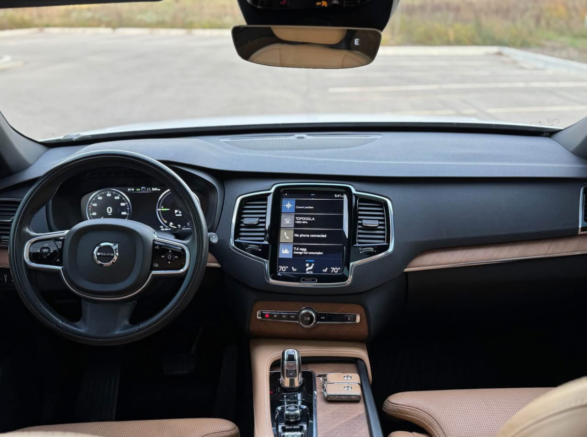 2018 Volvo XC90  T8 Inscription Recharge Plug-In Hybrid Sport Utility 4D