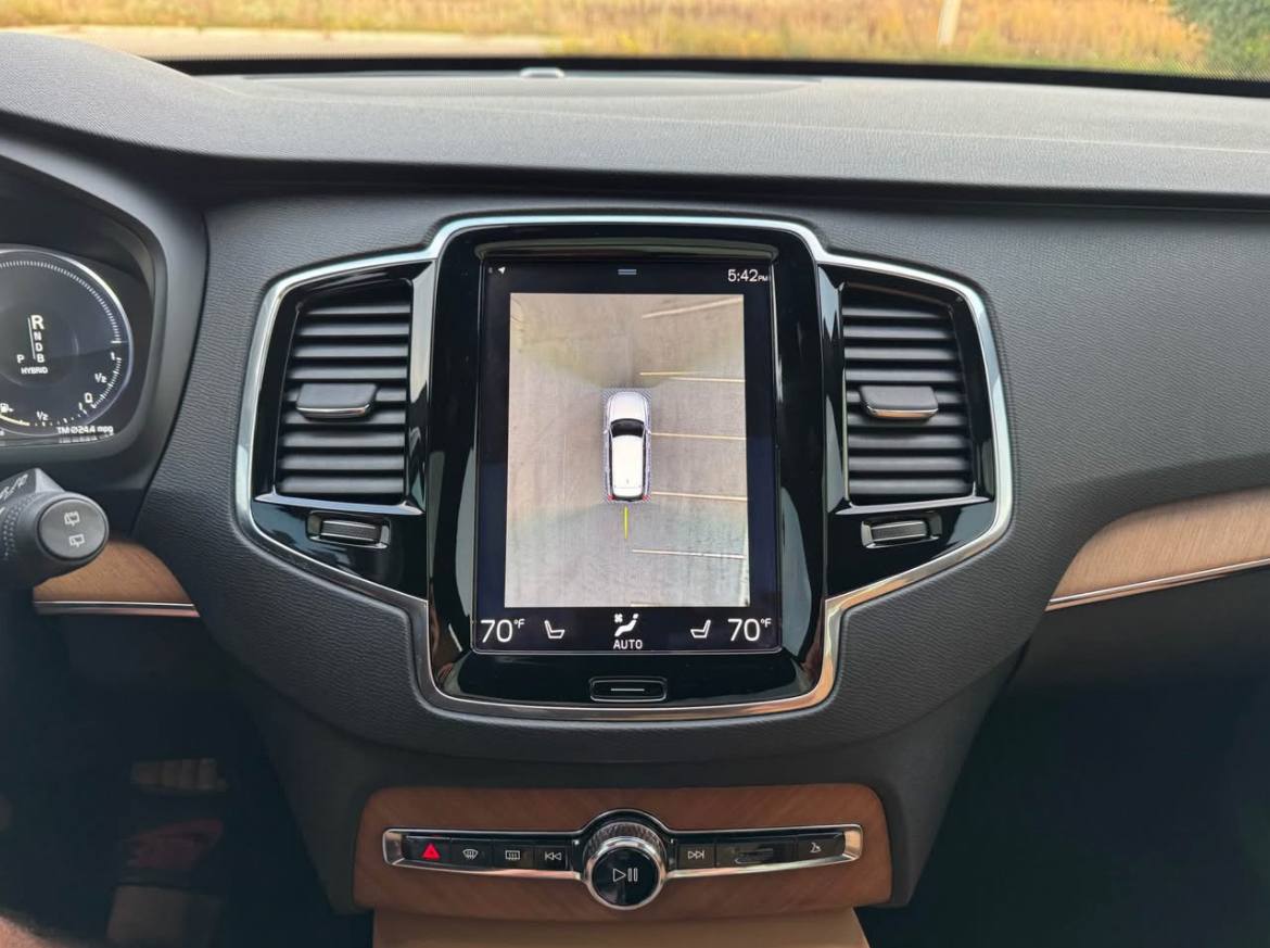 2018 Volvo XC90  T8 Inscription Recharge Plug-In Hybrid Sport Utility 4D